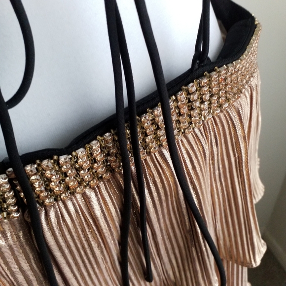 NWT Ieena Mac Duggal Metallic One Shoulder Ruffle Tiered Gown Sz 10 Black/Gold - Picture 12 of 15